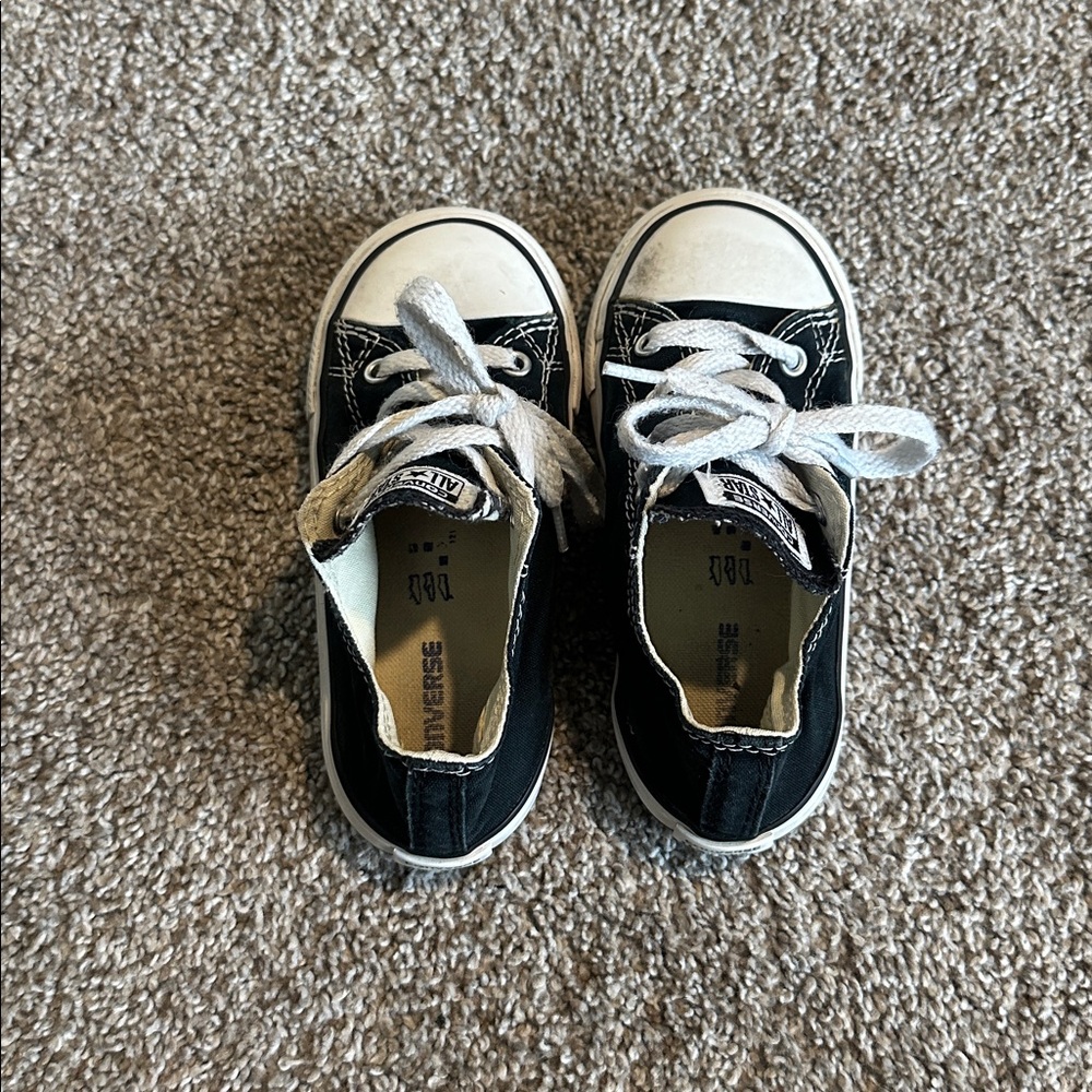 Boys Converse - Picture 2 of 4